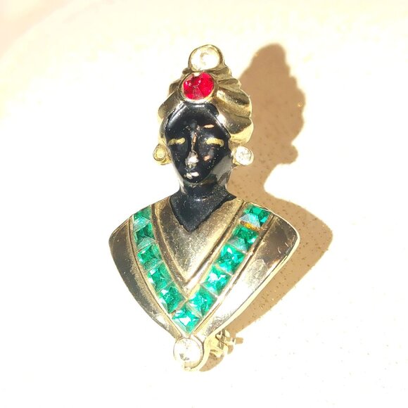 Jolle Rhinestone Genie Brooch 1940s Small Vintage Black Enamel Green Red Stones - Picture 10 of 12